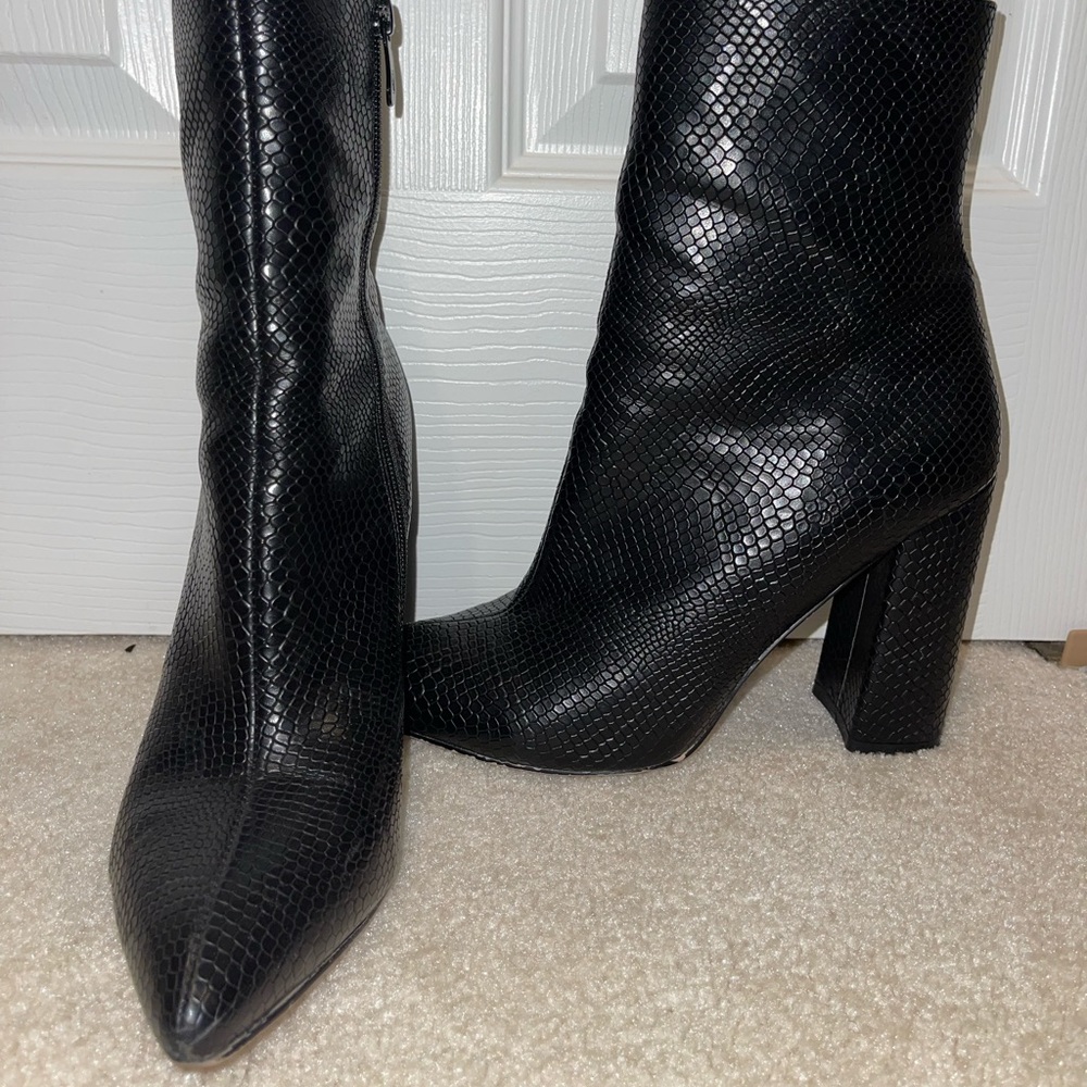 Snake skin pointed toe booties